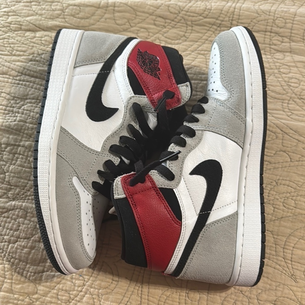 Air Jordan Nike 1 Retro High OG Smoke Gray Sneakers